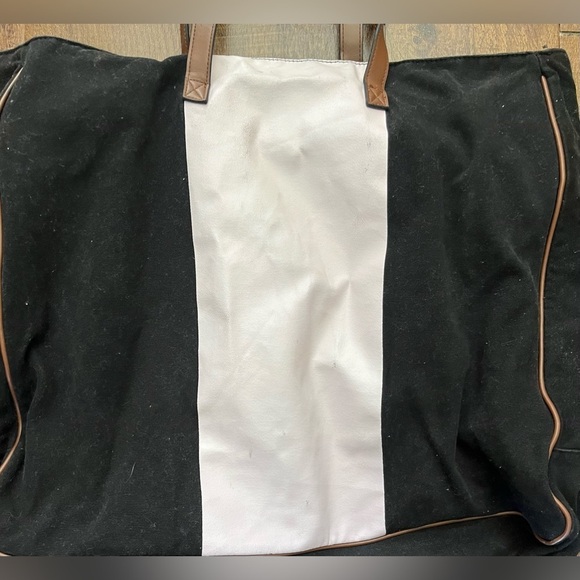 Victoria’s Secret weekender bag tote - Picture 6 of 13